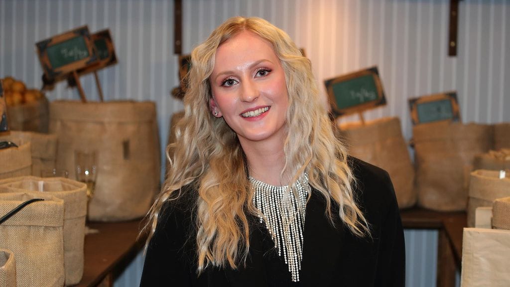 Tiia Weckström näyttelee Salatuissa elämissä Aino Forssia.