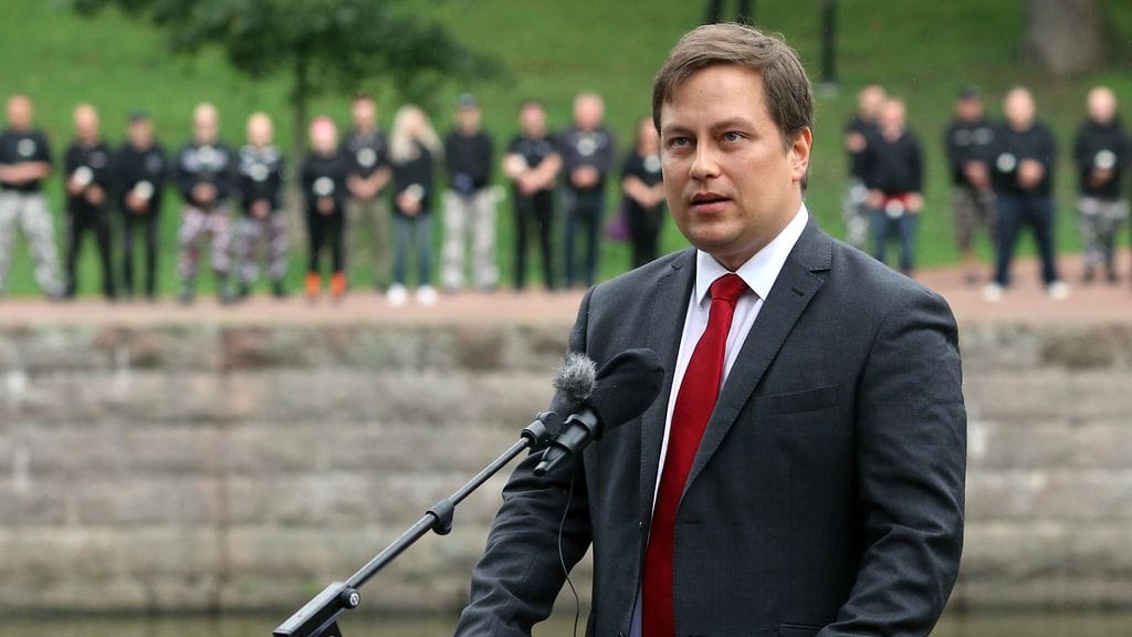 Vilhelm Junnilan (ps.) luottamuksesta on määrä äänestää keskiviikkona.