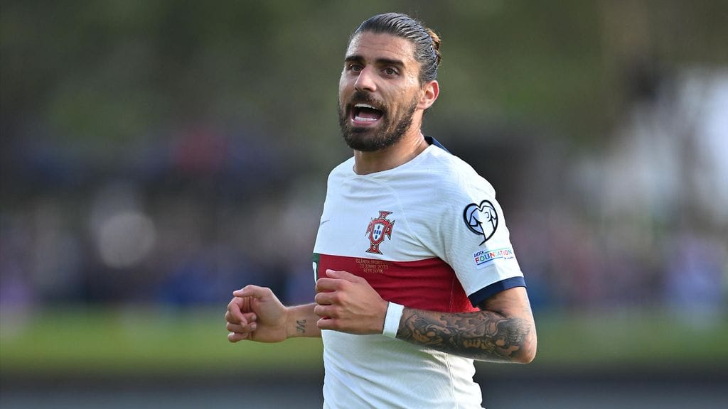 Neves suuntaa Saudi-Arabiaan.