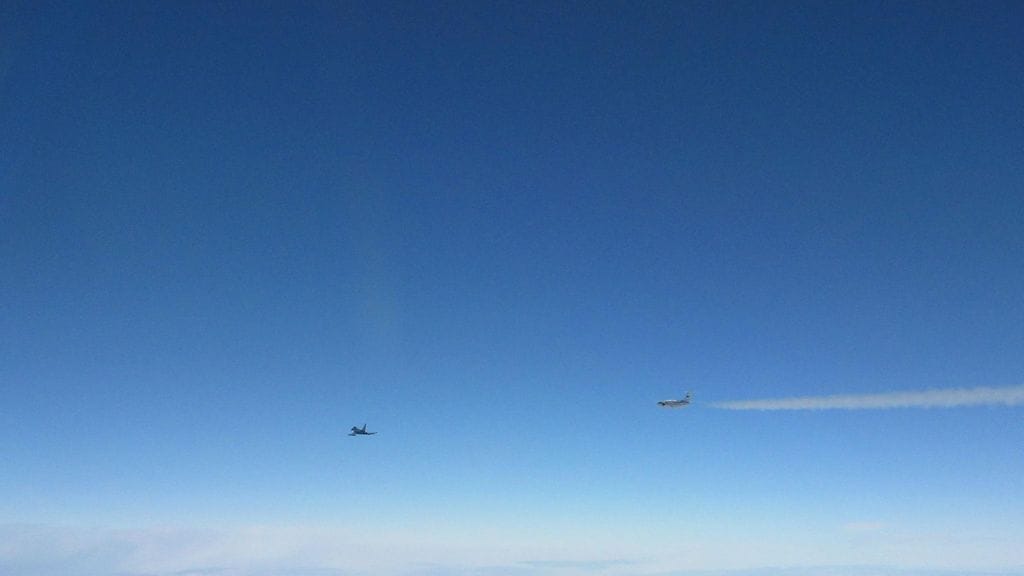 Britannian ja Saksan Typhoon-hävittäjät maaliskuussa torjumassa venäläiskoneita.