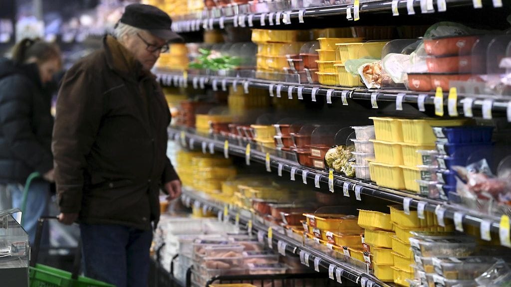 Suomalaisten taloususko ei juuri hetkahtanut toukokuusta, kun kesäkuun luottamusindikaattorin saldoluku oli edelliskuun tapaan –8,8, kertoo Tilastokeskus.