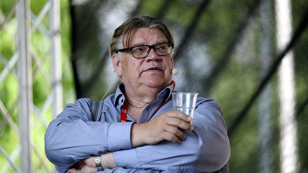 Timo Soini osallistui SuomiAreenassa keskustan puoluepäivän keskusteluun.
