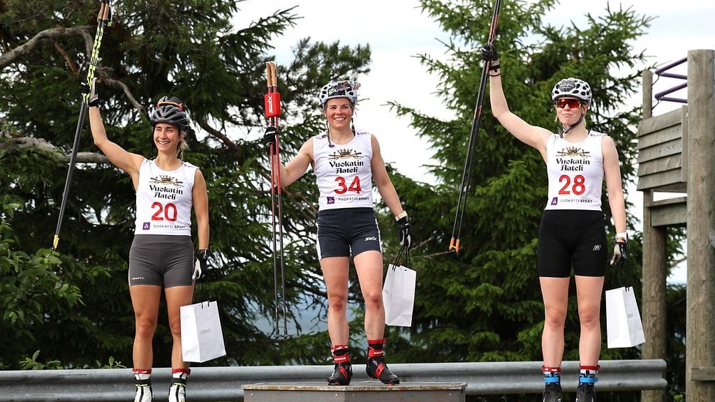 Krista Pärmäkoski piti nopeinta vauhtia naisten kilpailussa Vuokatissa.