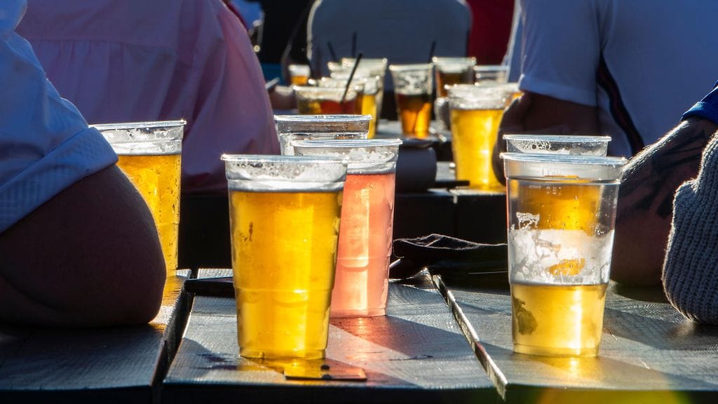 Vain VIP-vieraat saavat alkoholitarjoilua Pariisin olympia-areenoilla.