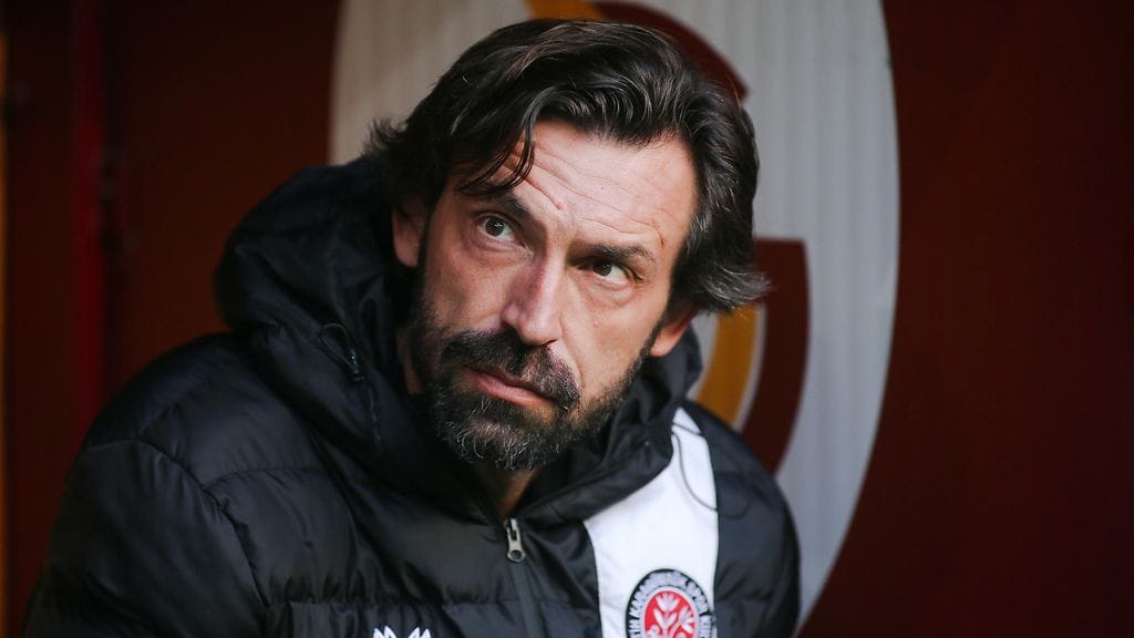 Andrea Pirlo siirtyy valmentamaan Italiaan.