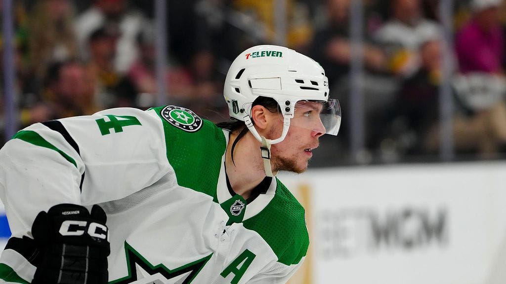 Dallas Starsia edustava Miro Heiskanen äänestettiin NHL-kauden parhaita puolustajia valitessa vasta seitsemänneksi.
