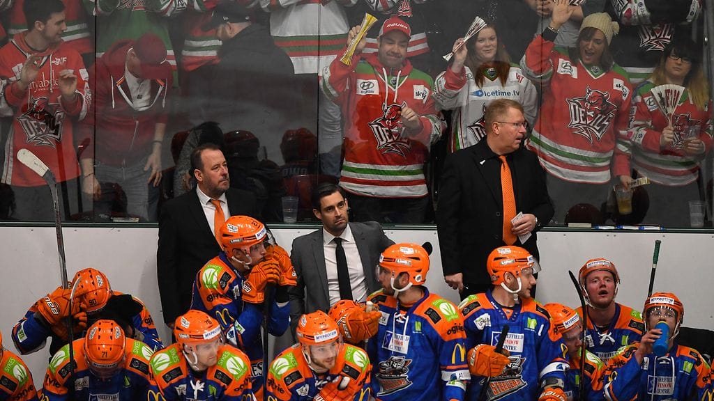 Edesmennyt Alex Graham edusti Sheffield Steelersiä. Kuvituskuva.