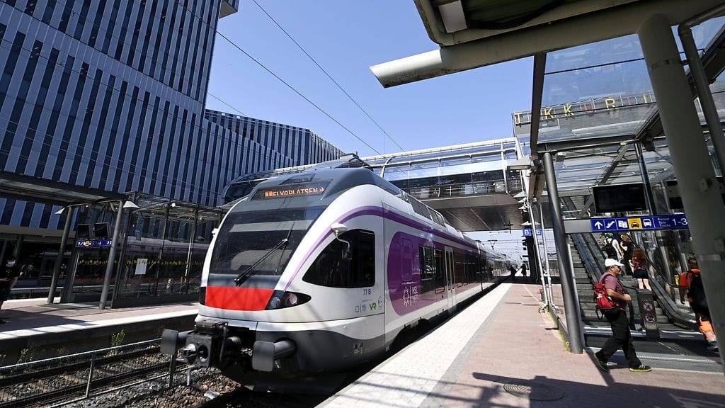 Lähijunaliikenne palautumassa normaaliksi.