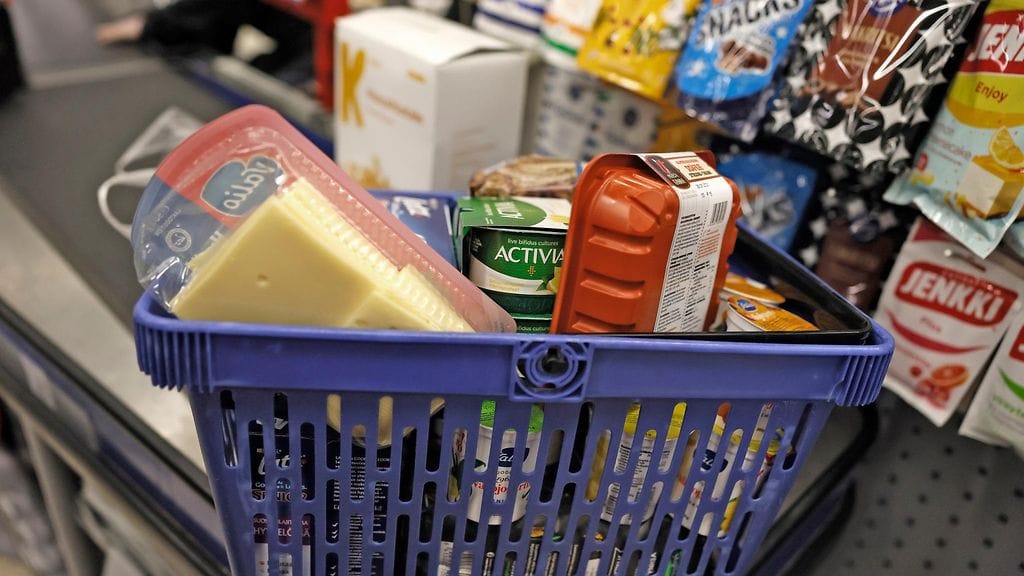 Palkansaajien ostovoimassa on vajaassa kahdessa vuodessa otettu takapakkia 14 vuotta, kertovat SAK:n laskelmat.