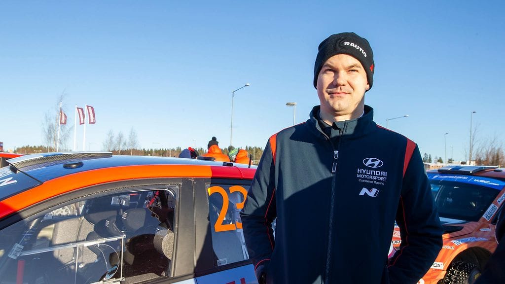 Esapekka Lappi ei nähnyt sopimuksessaan tallimääräysmainintaa – moisesta ei ole havaintoa Teemu Sunisellakaan