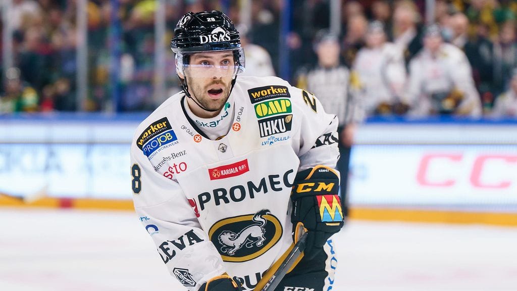 Mikko Niemelä on jatkossa Pelicansin pakkiosaston tekijä.