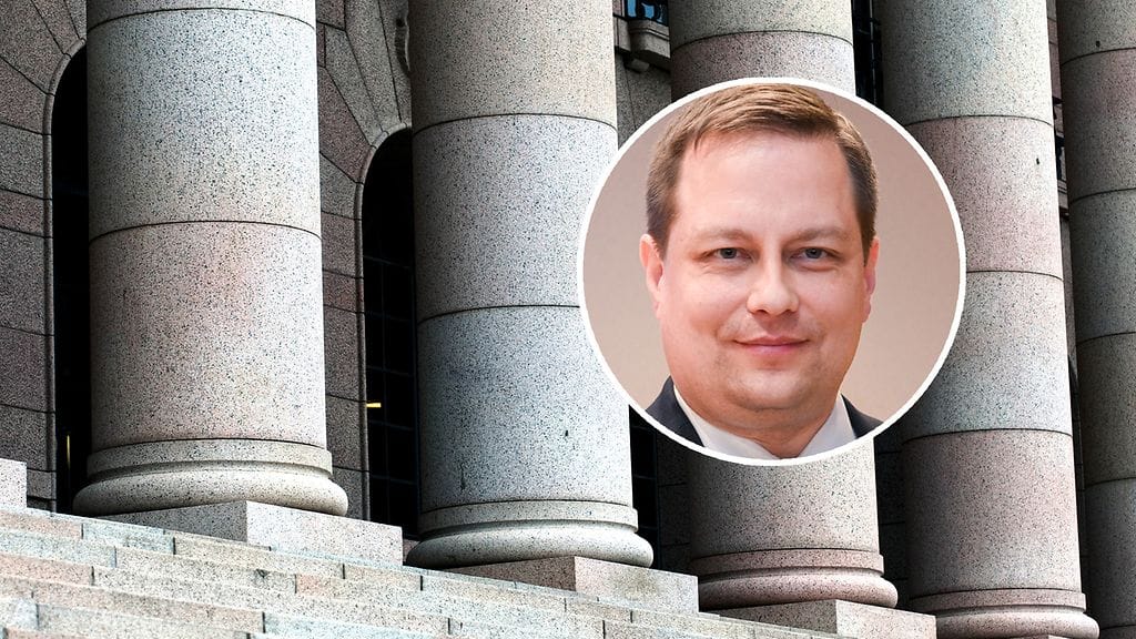 Perussuomalaisten kansanedustaja Vilhelm Junnila kritisoi opetusministerin kaavailuja.