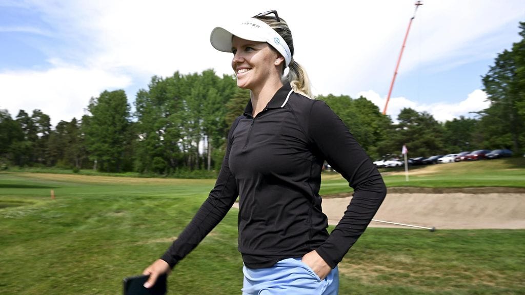 Golfaaja Noora Komulaisen ura sai pari vuotta sitten uudenlaisen alun esikoisen syntymän jälkeen.