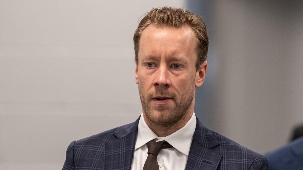 Antti Raanta edustaa jatkossakin Carolina Hurricanesia.