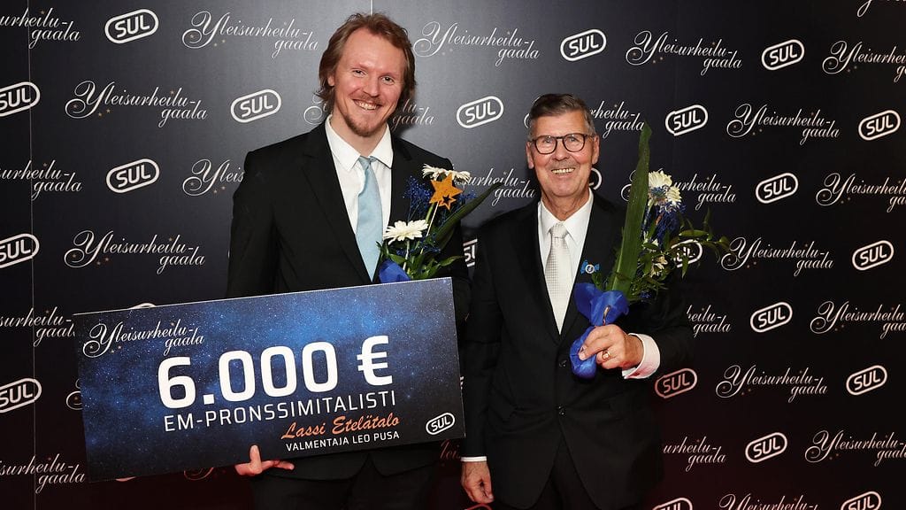 Leo Pusa (oik.) valmensi Lassi Etelätalon EM-pronssimitalistiksi.