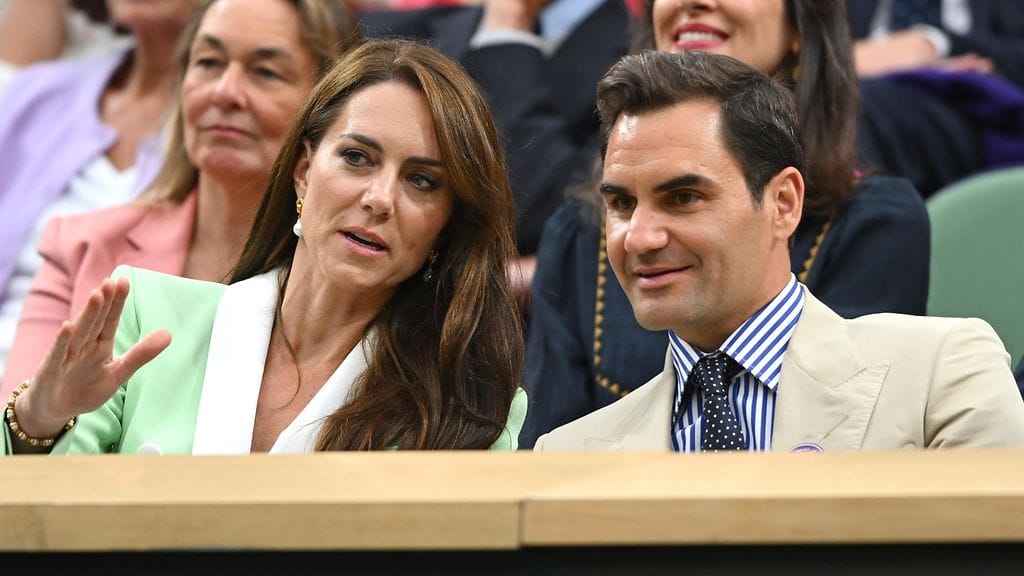 Middleton ja Federer seurasivat tennistä.