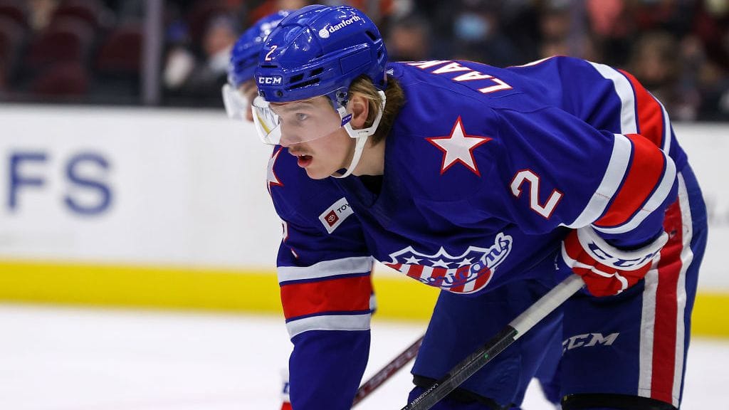 Oskari Laaksonen pelasi AHL:ssä kaksi ja puoli kautta.