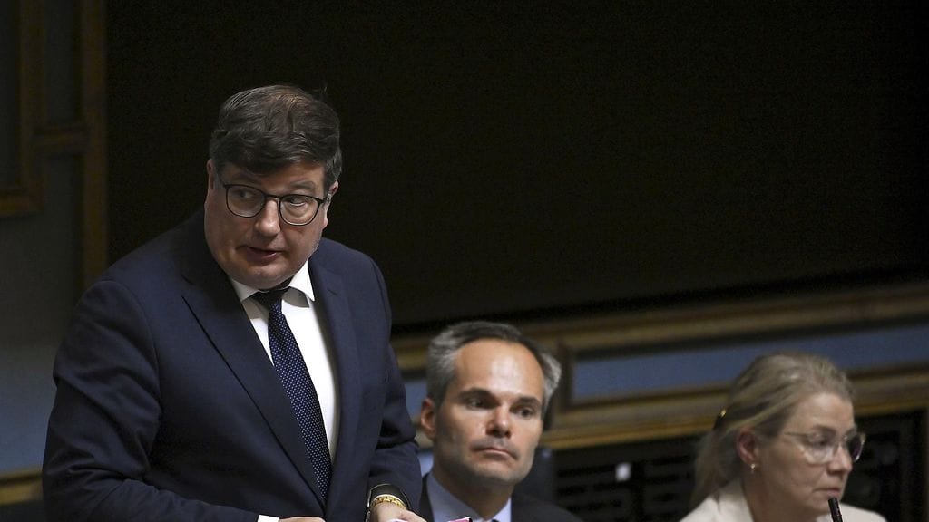 Työministeri Arto Satonen (kok.) asetti aiemmin tällä viikolla työryhmät käsittelemään työrauhakysymyksiä ja paikallista sopimista.