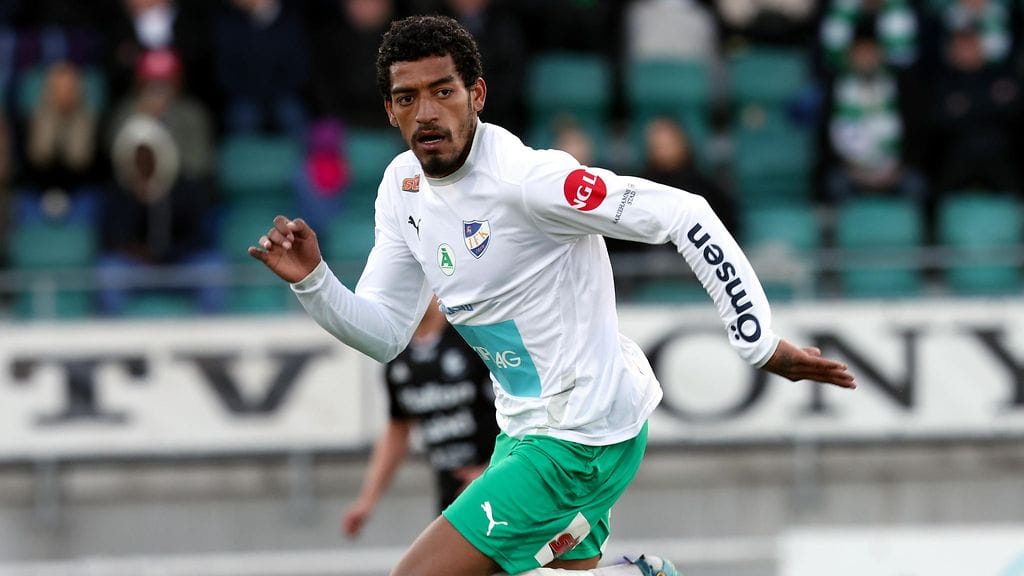 De otti kaksi keltaista hyvin lyhyessä ajassa ja läksi suihkuun.