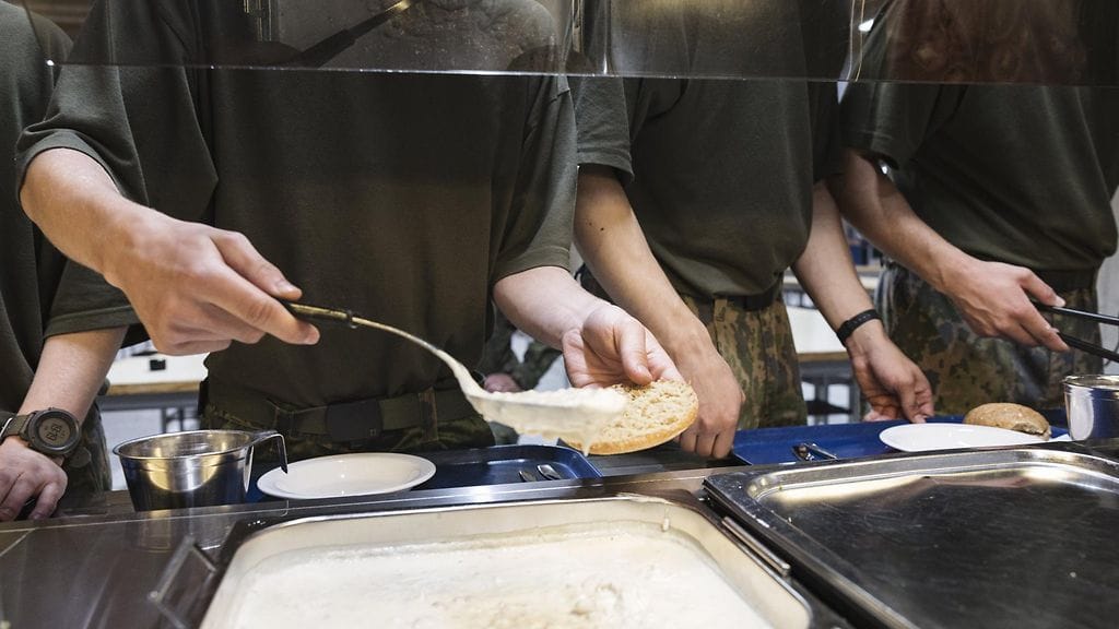 LK1007 armeija intti varusmies iltapala ruokailu
