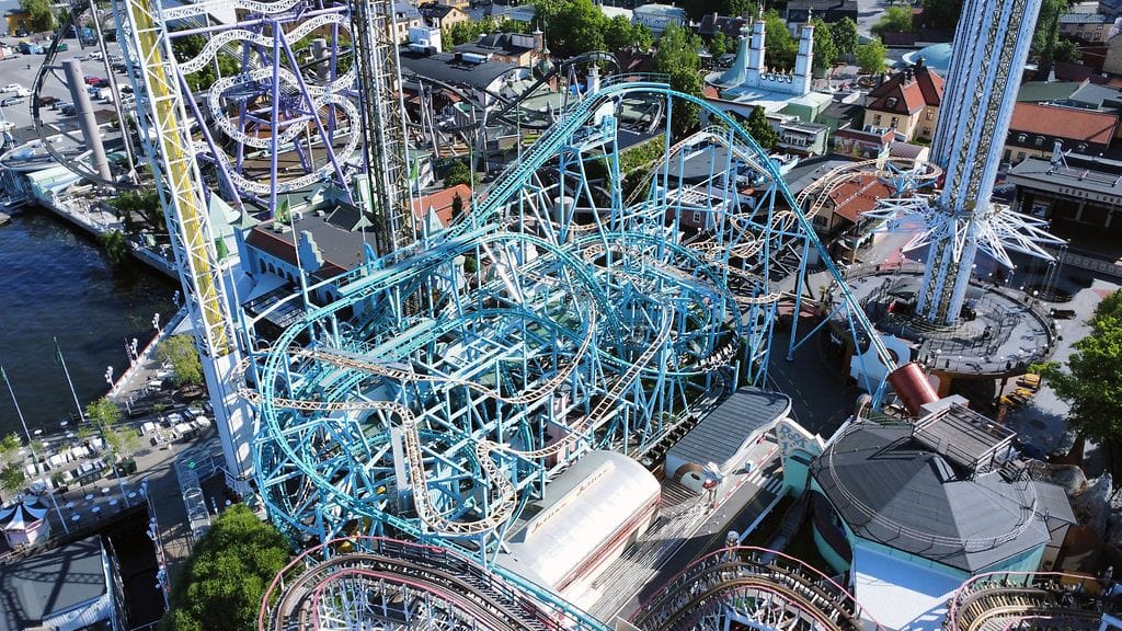 Vuoristoradassa oli suistumishetkellä 11 matkustajaa.