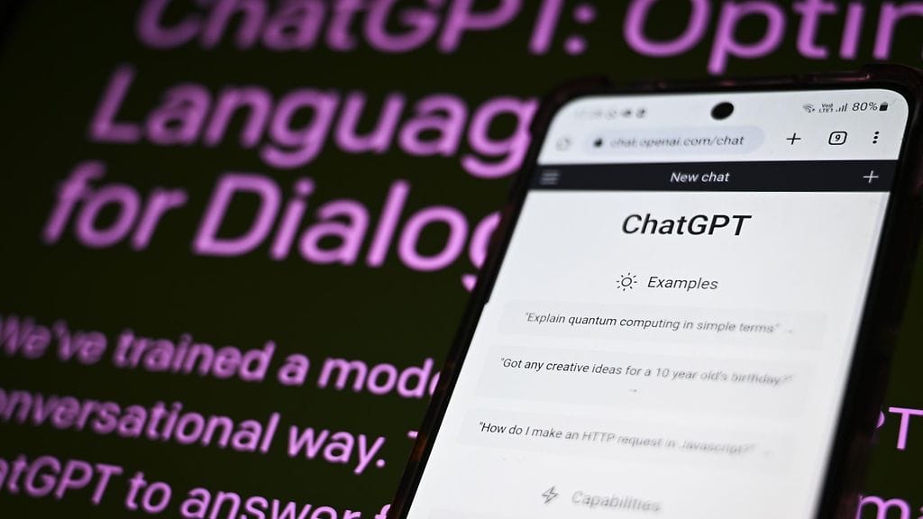 Tekoäly on sekä uhka että mahdollisuus niin työntekijöille kuin työnantajillekin, arvioi tuore OECD:n raportti.