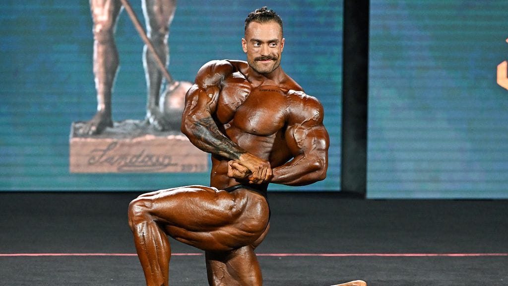 Chris Bumstead jätti trenbolonin käytön.