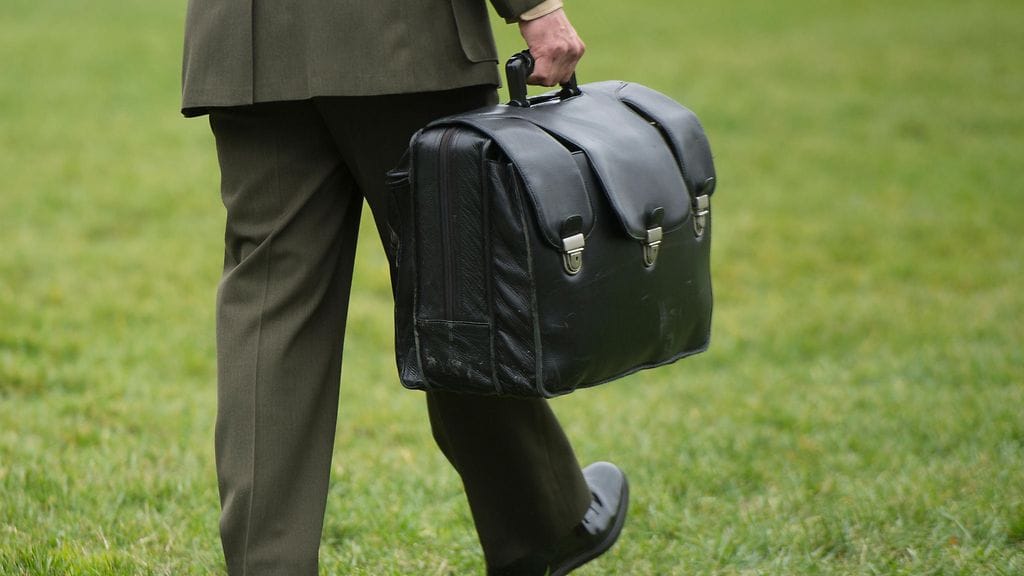 "Jalkapallonakin" tunnettu ydinasesalkku seuraa Yhdysvaltain presidenttiä kaikkialle.