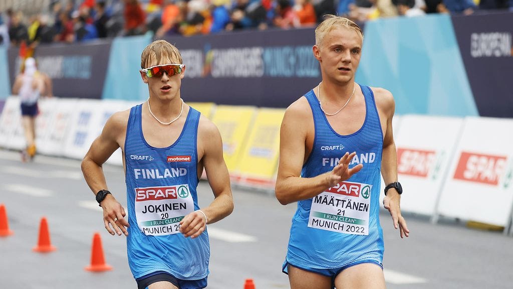 Jerry Jokinen (vas.) käveli pronssille alle 23-vuotiaiden EM-kilpailuissa Espoossa.