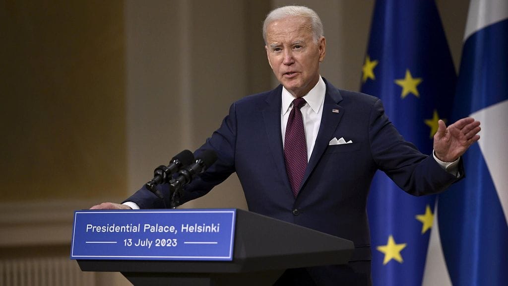 LK Biden (1)