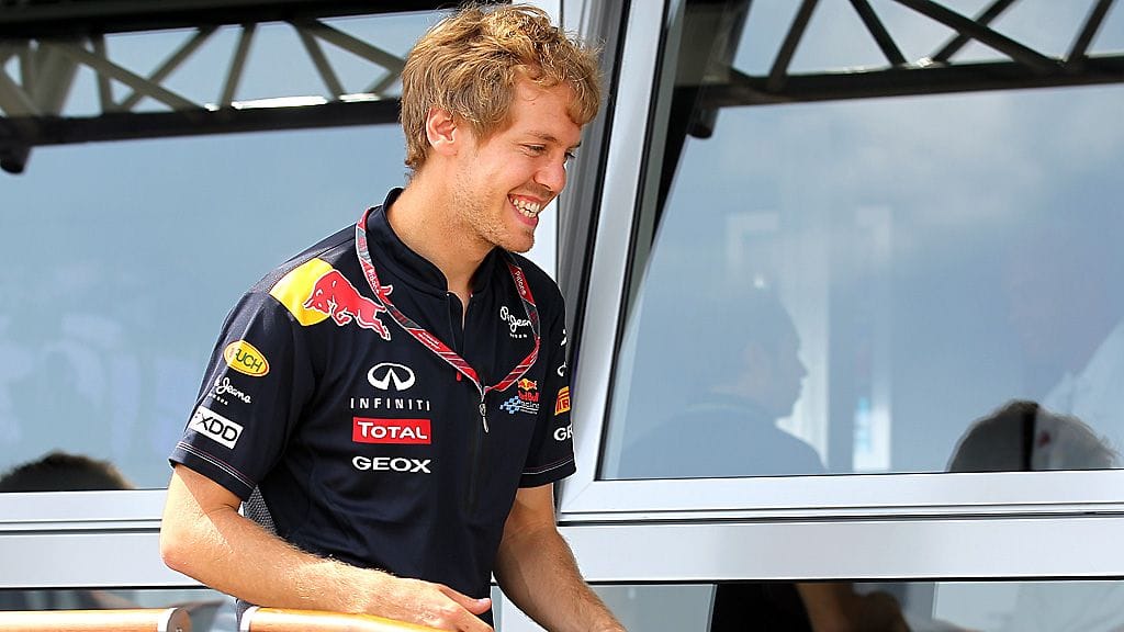 Sebastian Vettel Valencian varikolla