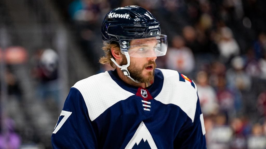 Alex Galchenyuk sai potkut Arizona Coyotesista 12 päivän pestin jälkeen.