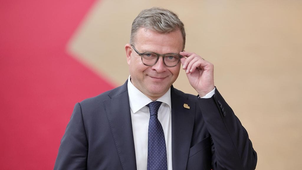 Pääministeri Orpo tapaa Saksan liittokansleri Sholzin tänään Berliinissä. Suomen nykyinen hallitus ei ole saanut mairittelevaa kuvaa Saksassa.