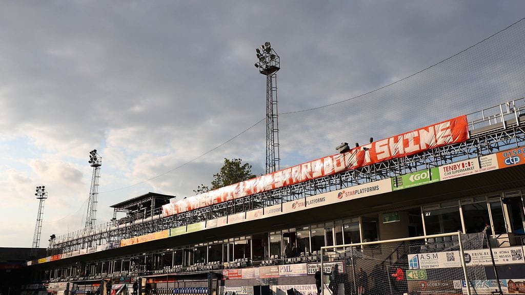 Lutonin kotistadion Kenilworth Road käy läpi muutostöitä täyttääkseen Valioliigan vaatimukset.