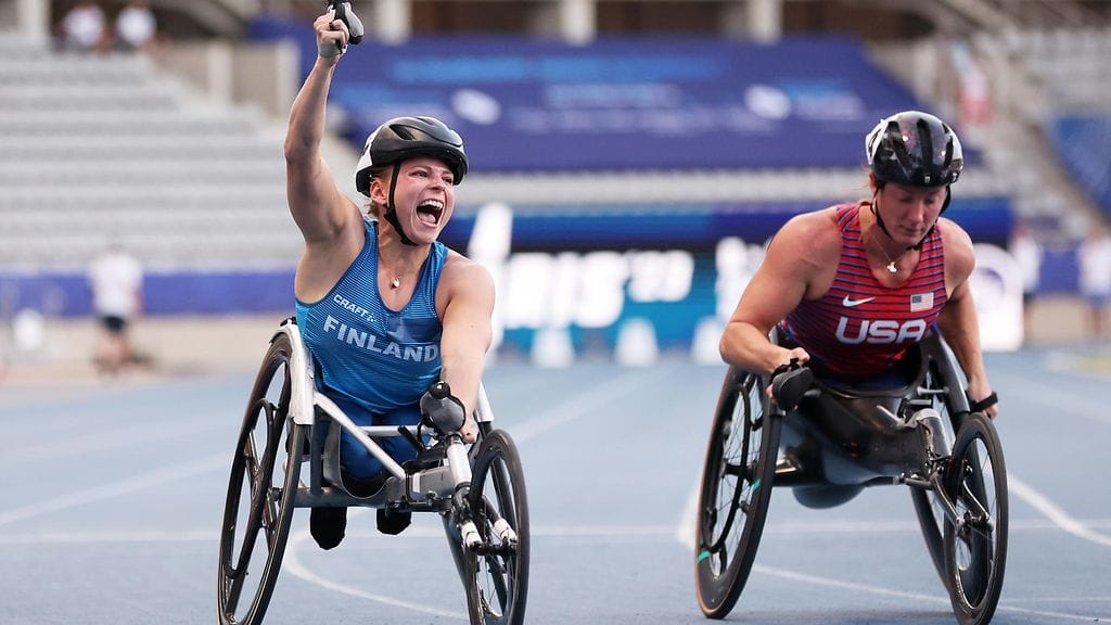 Amanda Kotaja juhli perjantaina 100 metrillä maailmanmestaruutta.