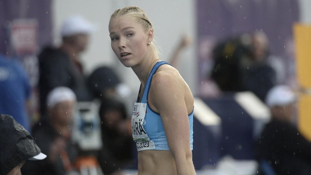 Jessica Kähärä astui kaikki kolme yritystään yli pituushypyn karsinnassa.