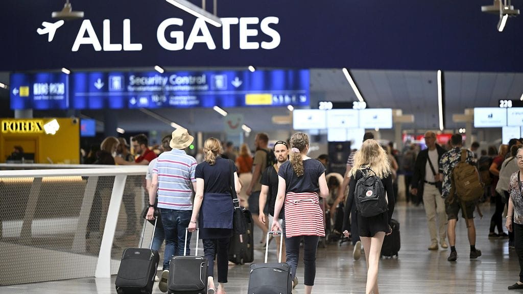 Finavian sivun mukaan tältä päivältä on peruttu kaksi Milanosta Helsinki-Vantaalle saapuvaa lentoa sekä lennot Roomasta ja Venetsiasta.