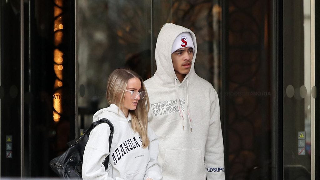 Mason Greenwood ja tyttöystävä Harriet Robson saivat lapsen yhdessä.