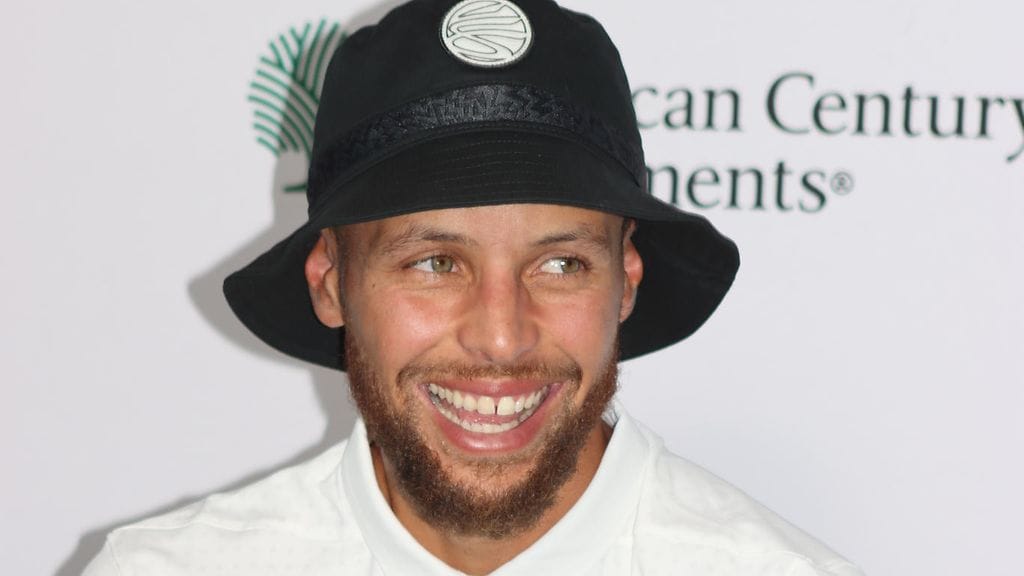 Stephen Curry pussittaa palloja niin lajissa kuin lajissa.