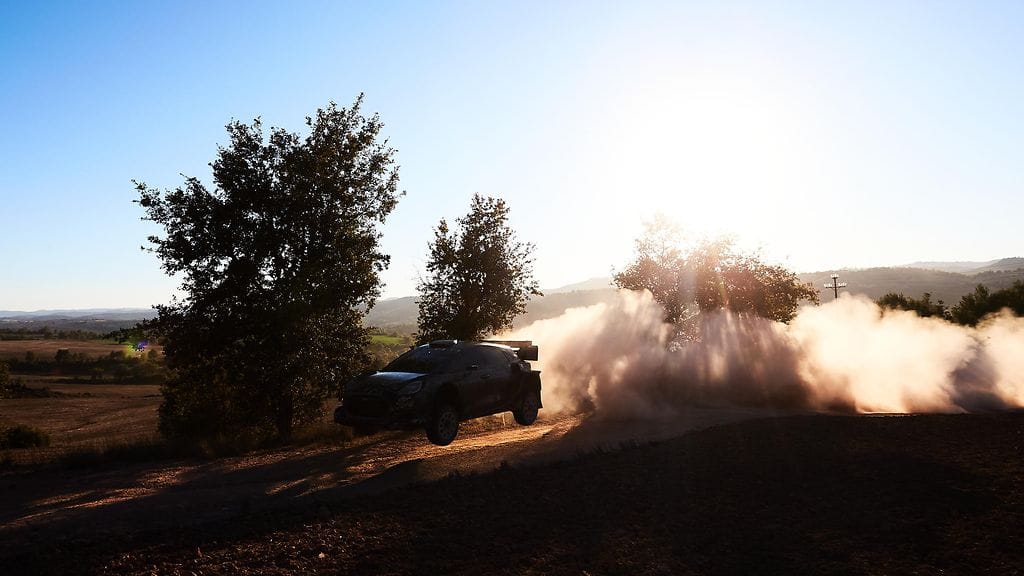 Yhden ajoneuvon onnettomuus vei kuljettajan ja kartanlukijan hengen. Kuvituskuva.