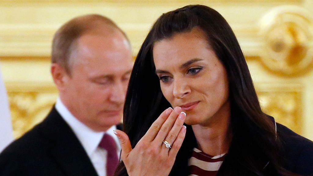 Jelena Isinbajeva väittää, ettei ole koskaan kuulunut Venäjän armeijaan.