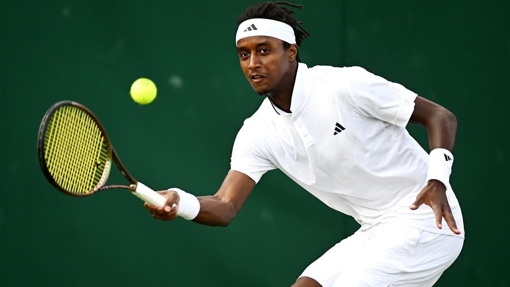Mikael Ymer eteni viime viikolla päättyneessä Wimbledonin turnauksessa 3. kierrokselle.