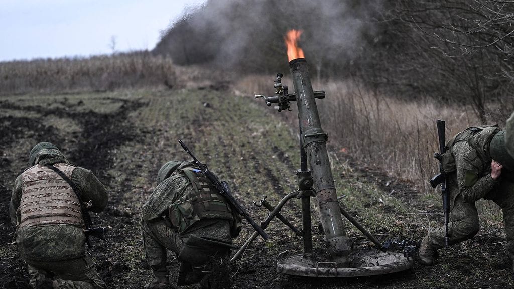 Venäläinen kranaatinheitinmiehistö Ukrainassa helmikuussa 2023.