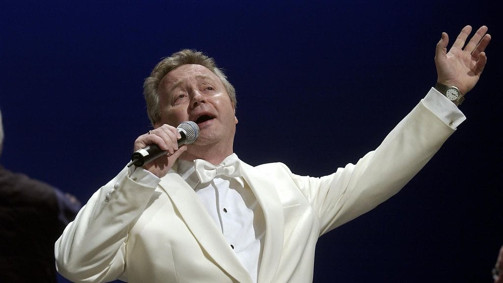 Jukka Kuoppamäki lopettaa konsertoinnin.