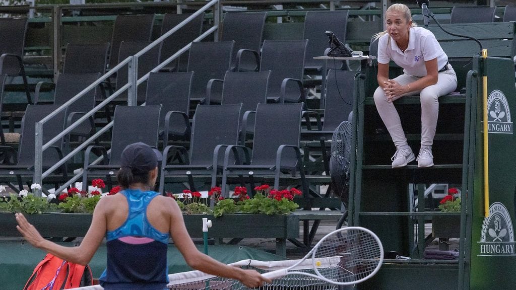 Zhang Shuai ei sulattanut tuomarin tekemää ratkaisua WTA-turnauksessa Budapestissä.