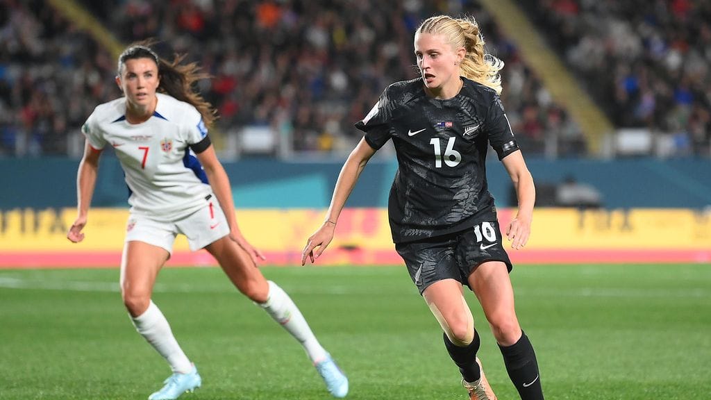 Åland Unitedia edustava Jacqui Hand syötti Uuden-Seelannin voittomaalin, joka jäi ottelun ainoaksi osumaksi.