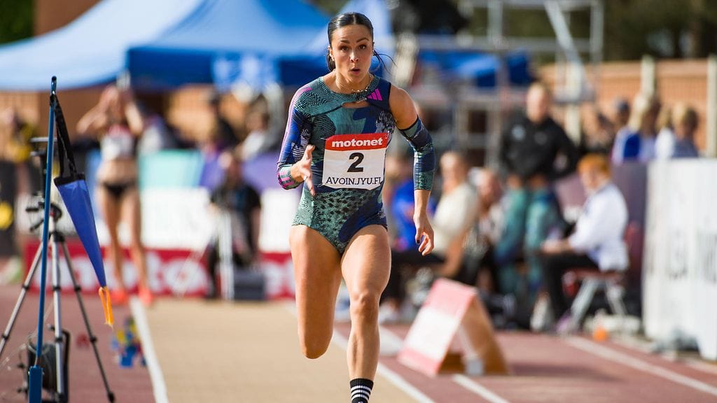 Maria Huntington antaa päivityksessään ymmärtää vetäytyvänsä huippu-urheilusta.