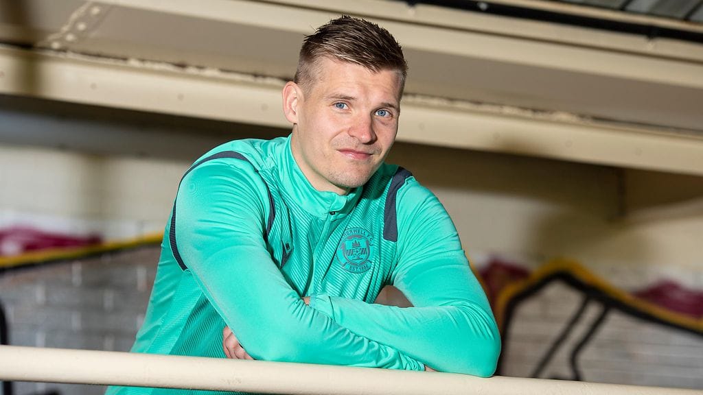 Juhani Ojala vahvistaa Honkaa.