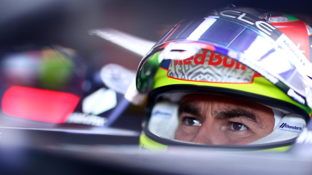 Sergio Pérez lipsautti Red Bullinsa heti seinään Unkarissa.