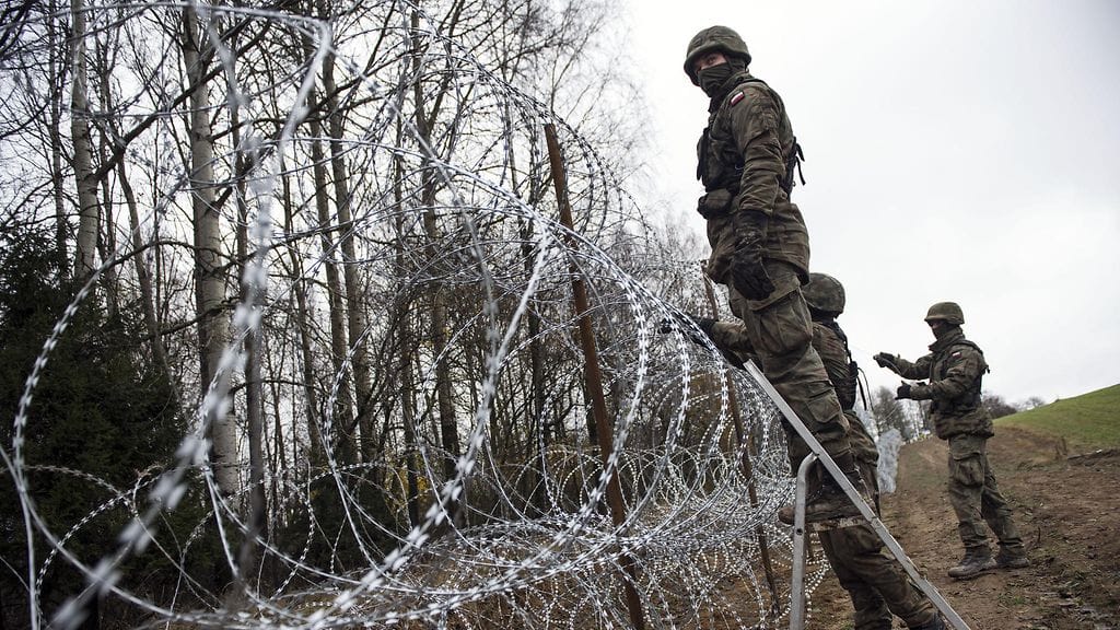 Venäjä loukkasi puolalaisyhtiön öljynporauslautan turva-aluetta Puolan rajavartiosto Valko-Venäjä rajalla. Kuvituskuva.